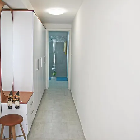 La Dostana 1 Dramalj