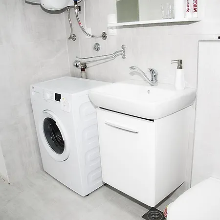 La Dostana 1 Dramalj